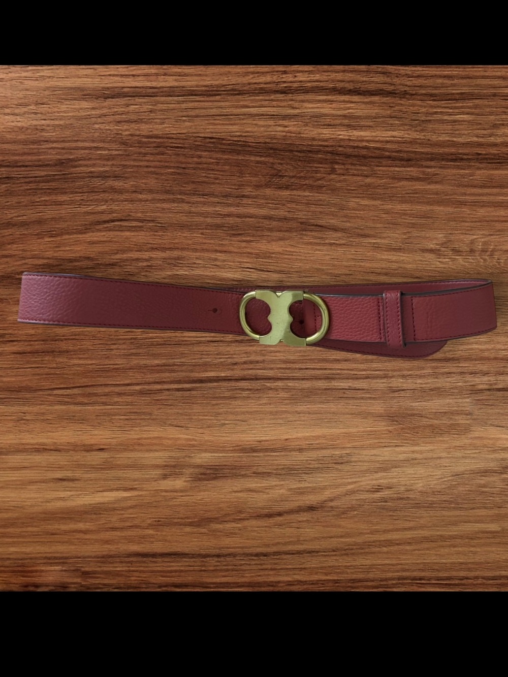 Tory Burch 1.5 in Red Wine Maroon Pebbled Leather Gemini Belt Gold Hardware XS